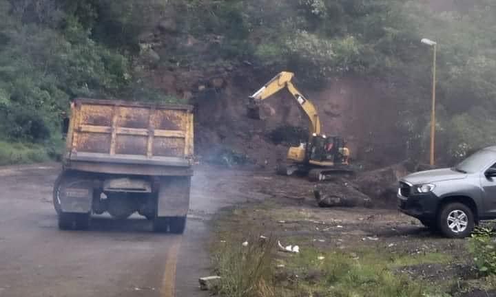 Empresarios reportan pérdidas económicas por derrumbe sobre autopista Veracruz-Puebla