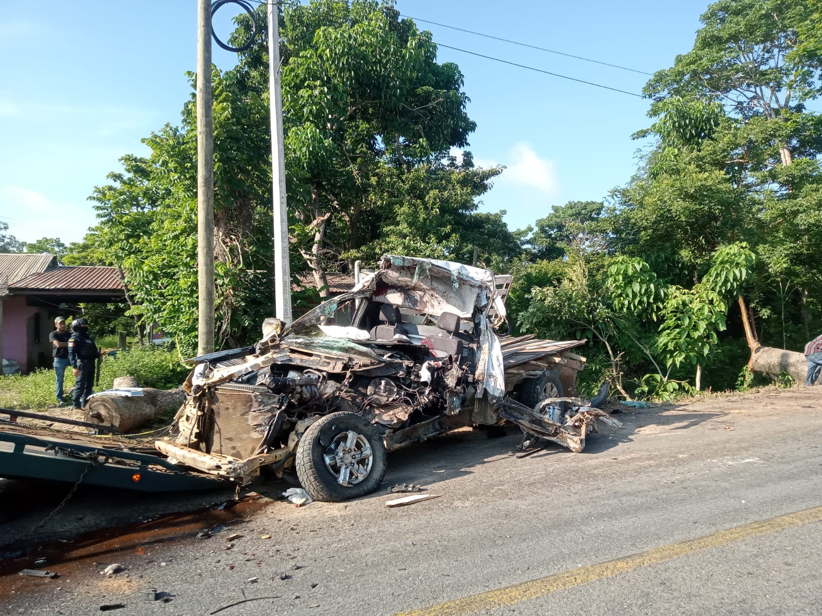 TRES MUERTOS EN ACCIDENTE CARRETERO EN CONGREGACION LOS TIGRES