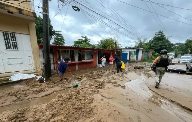 Lluvias dejan más de 2 mil 500 casas afectadas en el sur de Veracruz