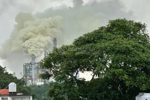 Humareda en Minatitlán fue por arranque de planta de Pemex