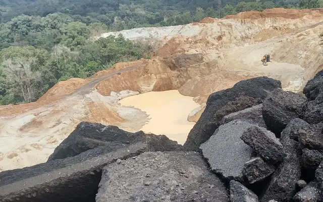 Extracción de arena en Coatepec afecta a manantiales: pobladores