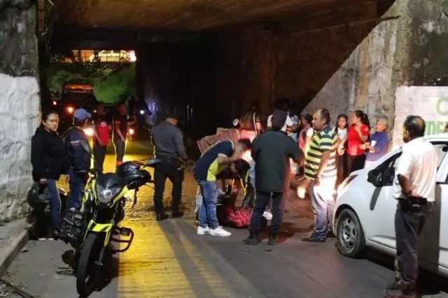 Motociclista ebrio atropella a niño de 10 años y dos jóvenes en Córdoba