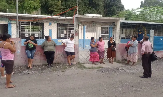 Madres acusan a maestro como presunto pederasta en Puente Nacional