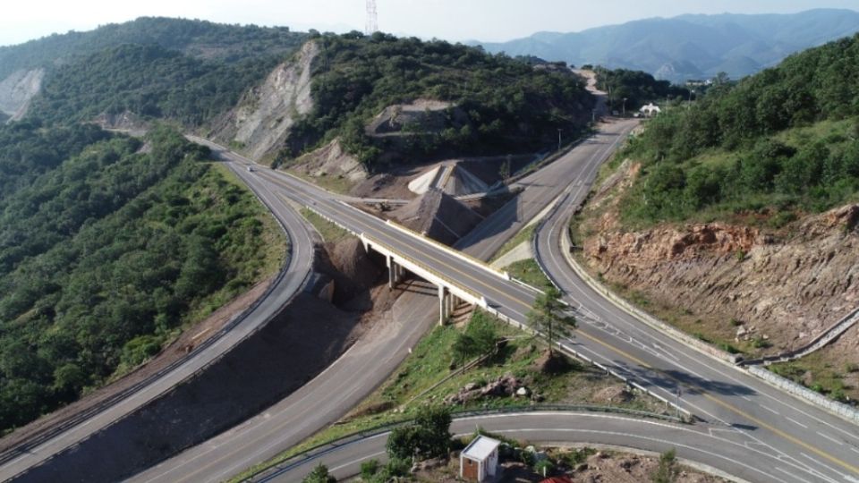 Programa Bachetón inicia para rehabilitar carreteras federales; invierten 4 mil millones de pesos