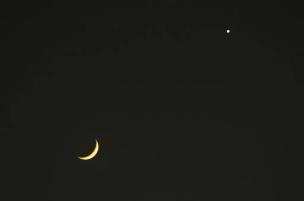 La luna y Venus protagonizan espectáculo astronómico en Veracruz