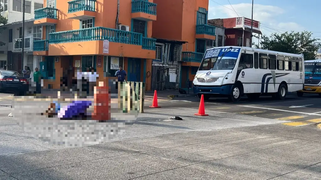 Mujer muere atropellada en calles del centro de Veracruz