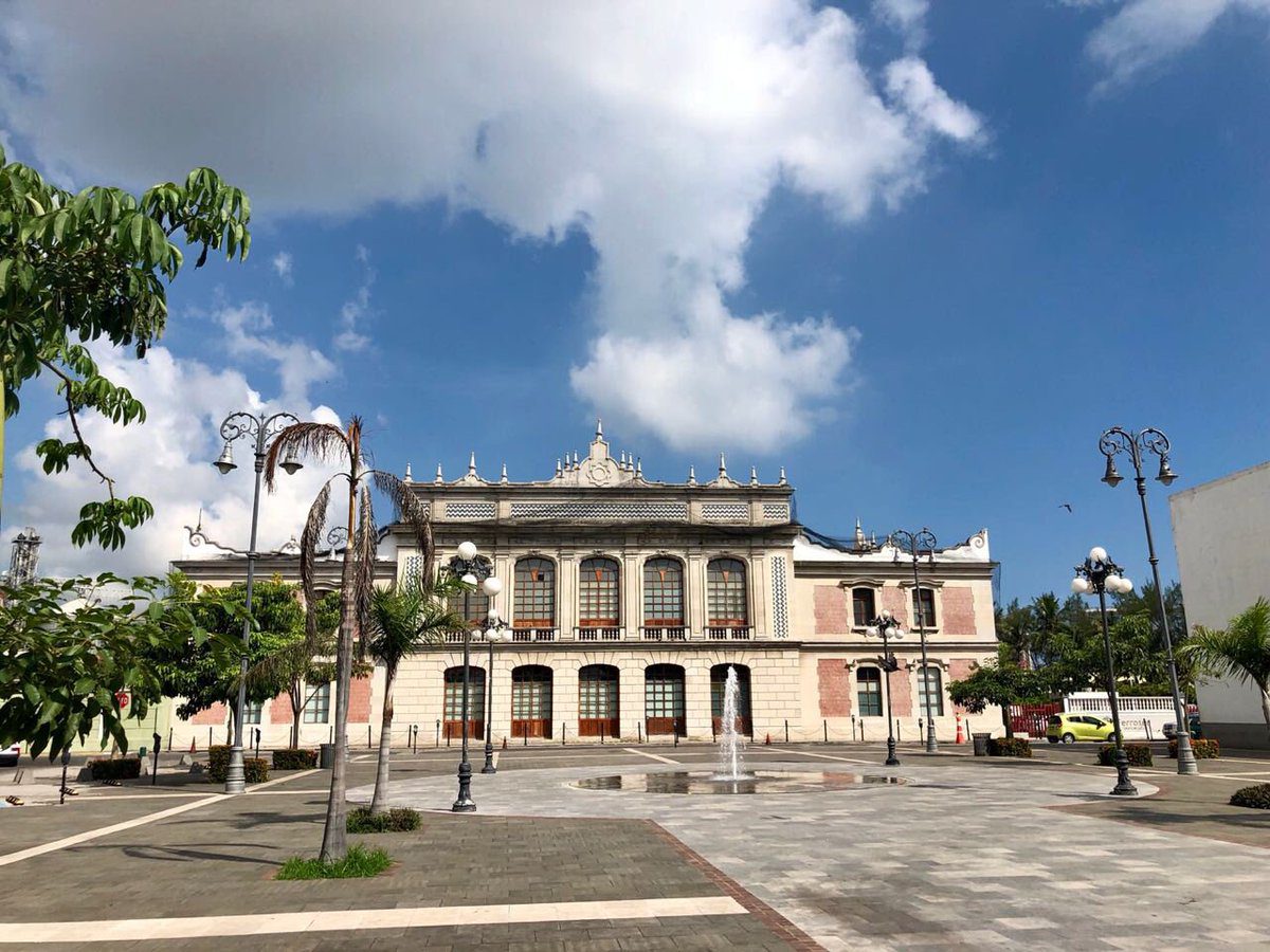 Tren de pasajeros reactivaría economía del centro de Veracruz: COMETUR