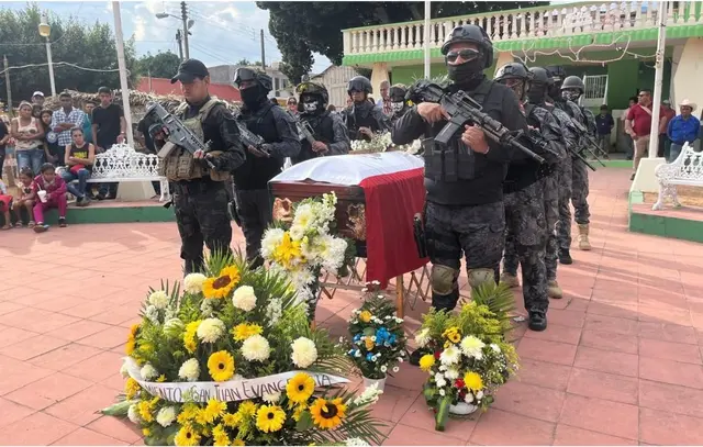 Despiden a policías asesinados en San Juan Evangelista