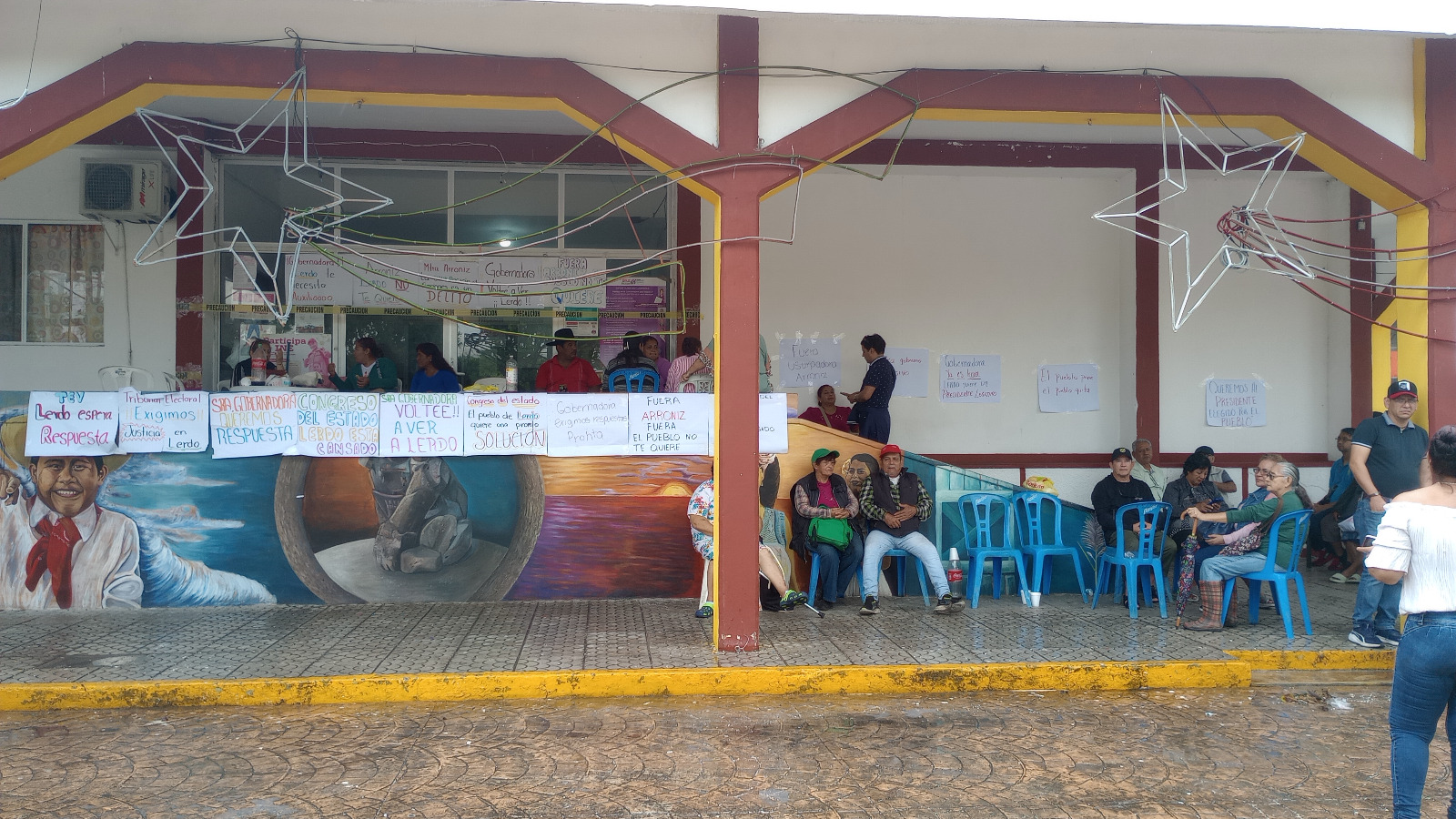 Continúan tomadas las instalaciones del Palacio Municipal en Lerdo de Tejada