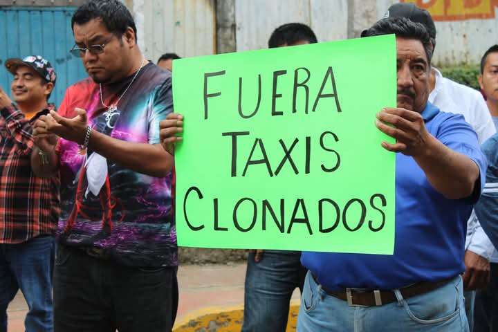 Piden quitar a taxis clonados