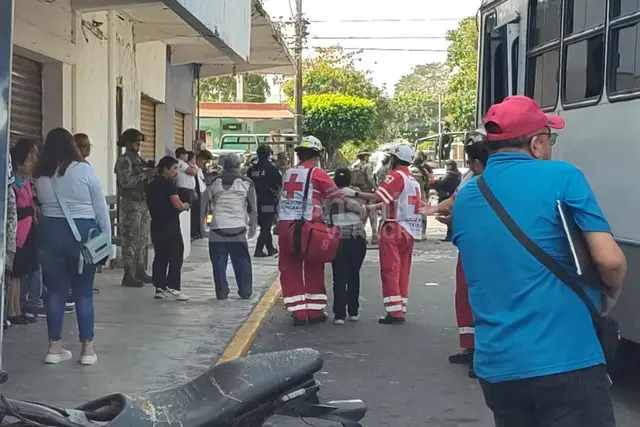 Chocan patrulla de la Marina y urbano en Veracruz; hay 7 heridos