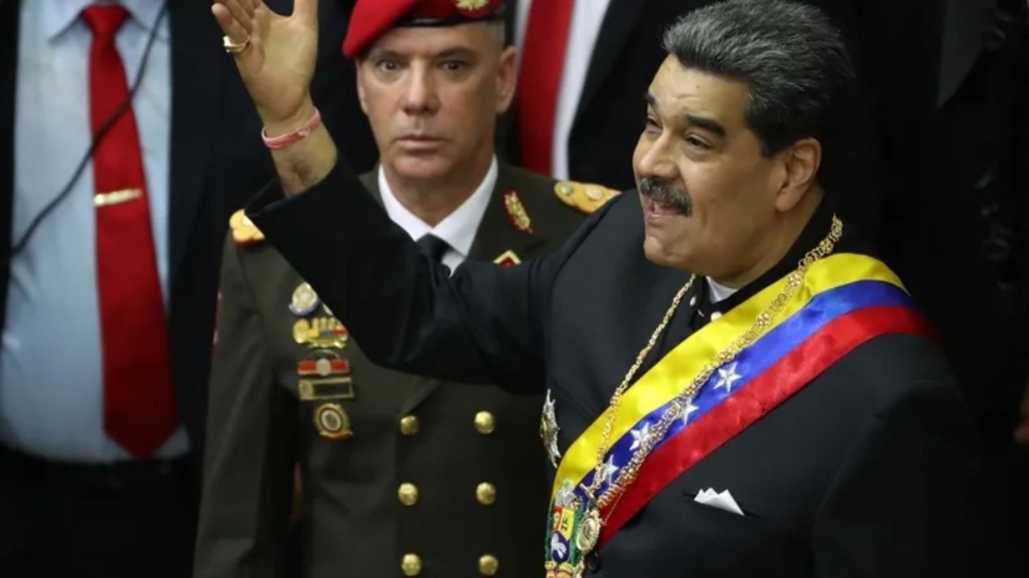 Maduro jura como presidente