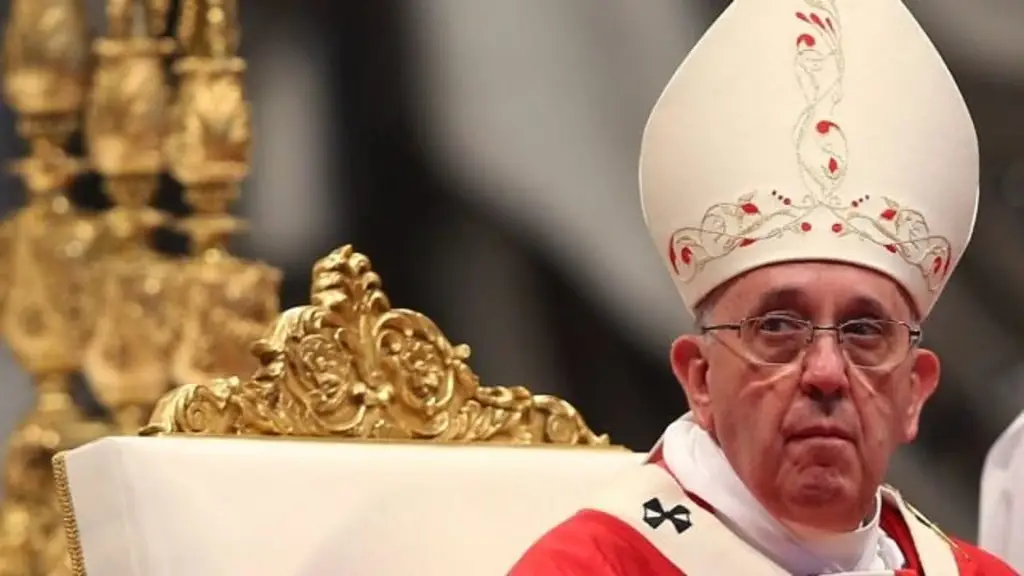 Hospitalizan al Papa Francisco por una bronquitis