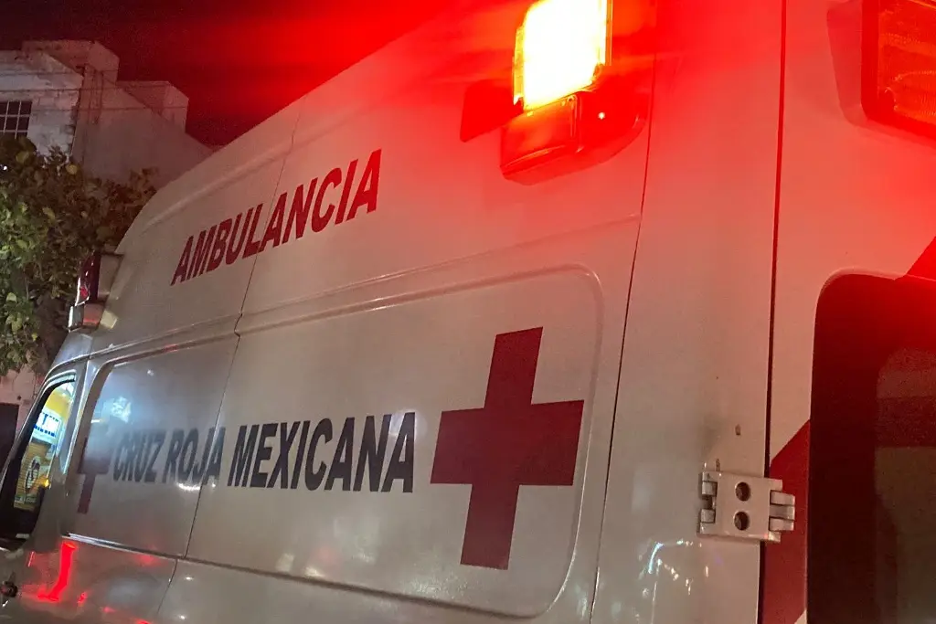 Se registra fuerte accidente automovilístico en avenida del puerto de Veracruz; hay un herido