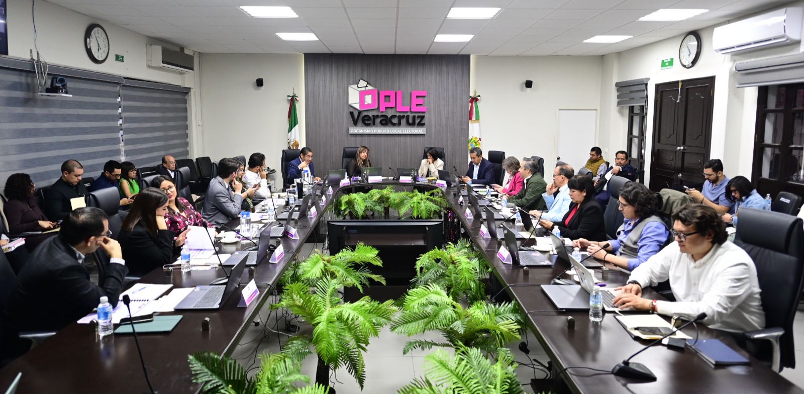 Consejeros de OPLE Veracruz percibirán más de 116 mil pesos mensuales