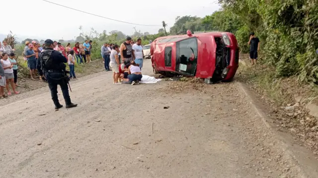 Muere una estudiante de bachillerato tras volcadura en Tihuatlán