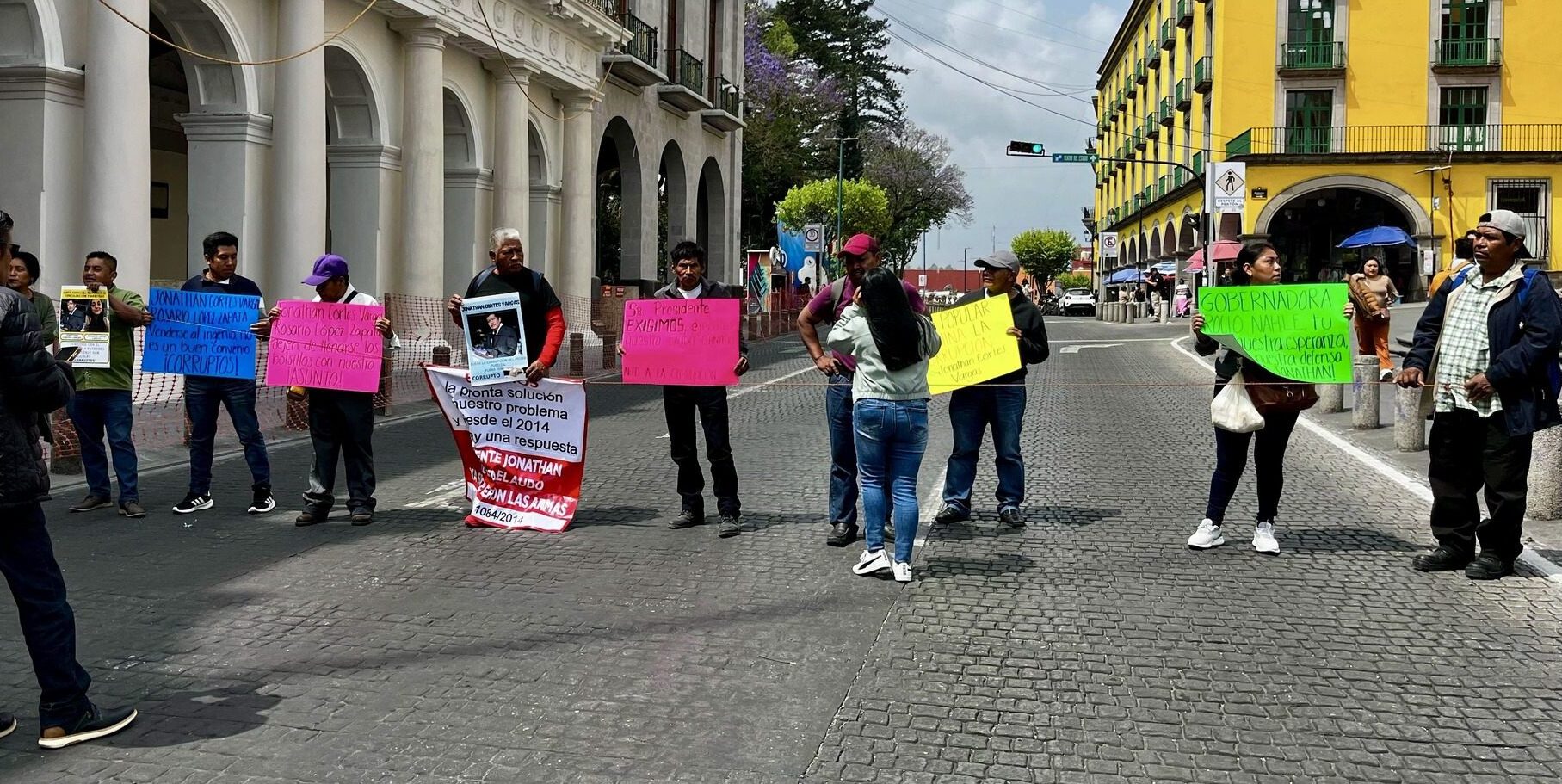 Ex trabajadores de ingenio «San Nicolás» protestan en Xalapa; exigen pago de laudo