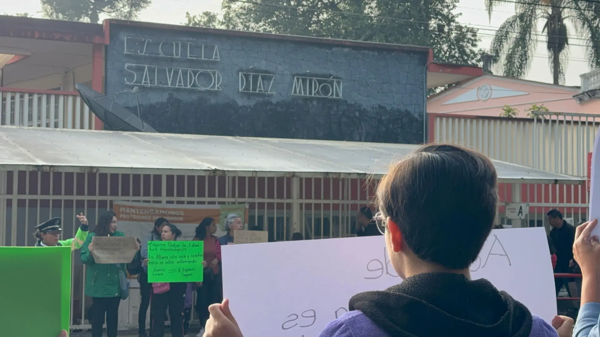 Niños enferman por alberca contaminada en primaria de Xalapa