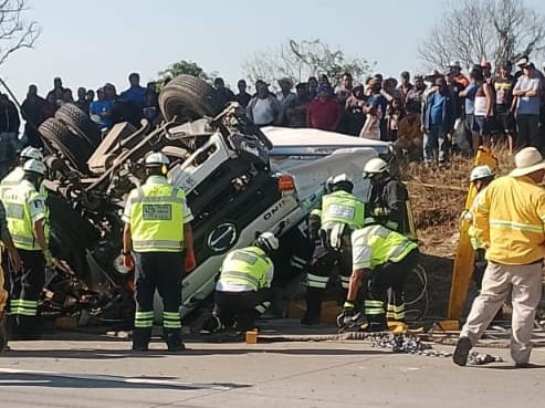 Volcadura deja tres heridos sobre la Autopista a Veracruz