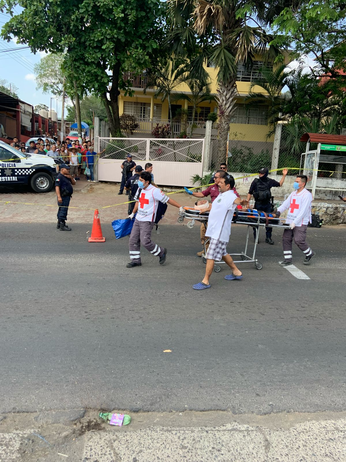 Balean a sujeto  sobre la 180 en San Andrés Tuxtla