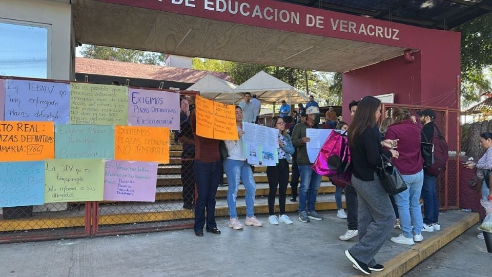 Maestros y maestras toman la SEV en Xalapa hoy 11 de abril, por esta razón