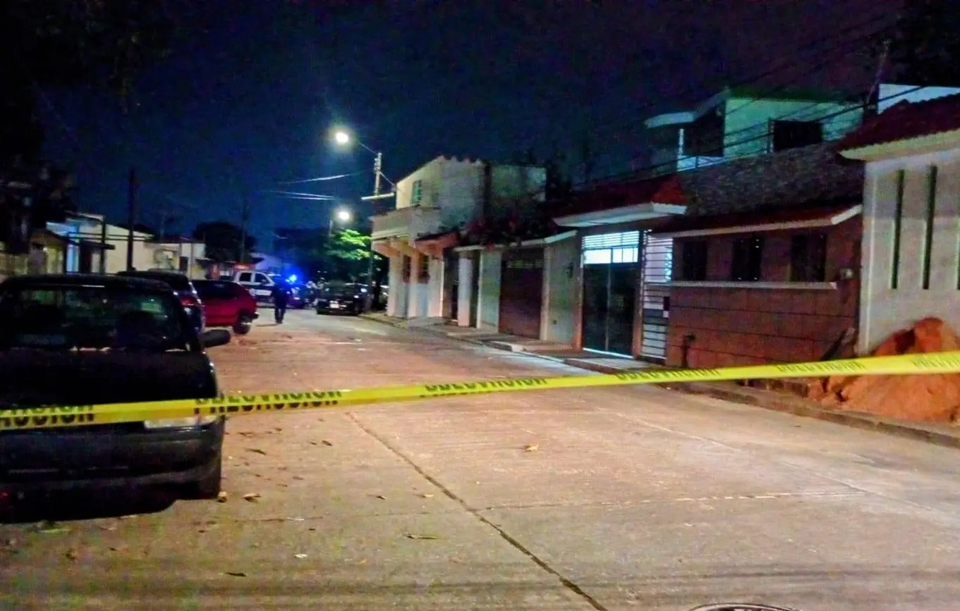 Asesinan a un hombre en la colonia Las Américas en Coatza