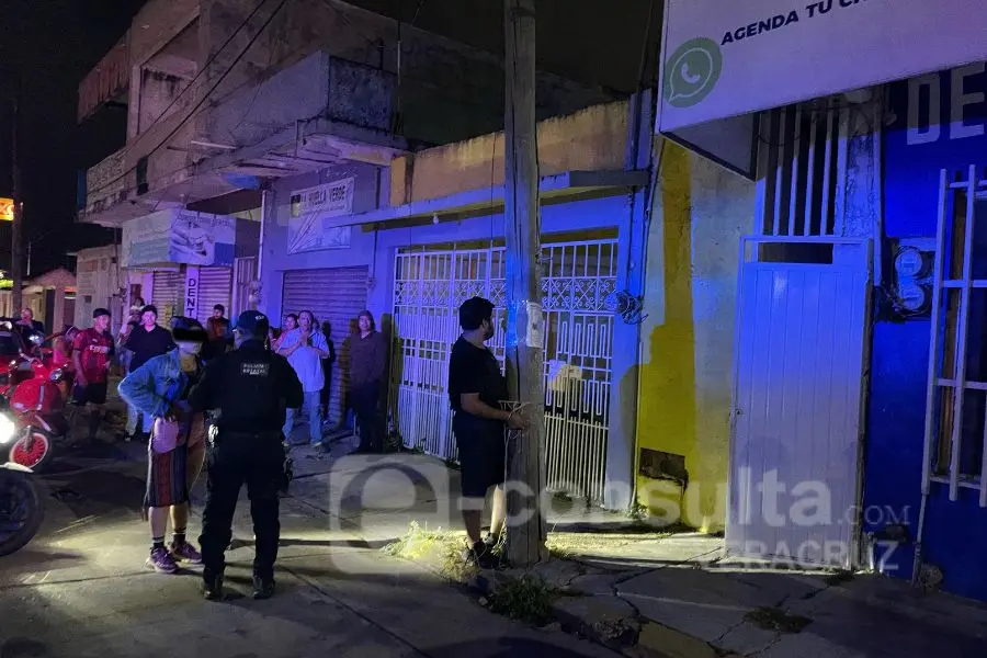 Vecinos detienen y amarran a presunto asaltante en Acayucan