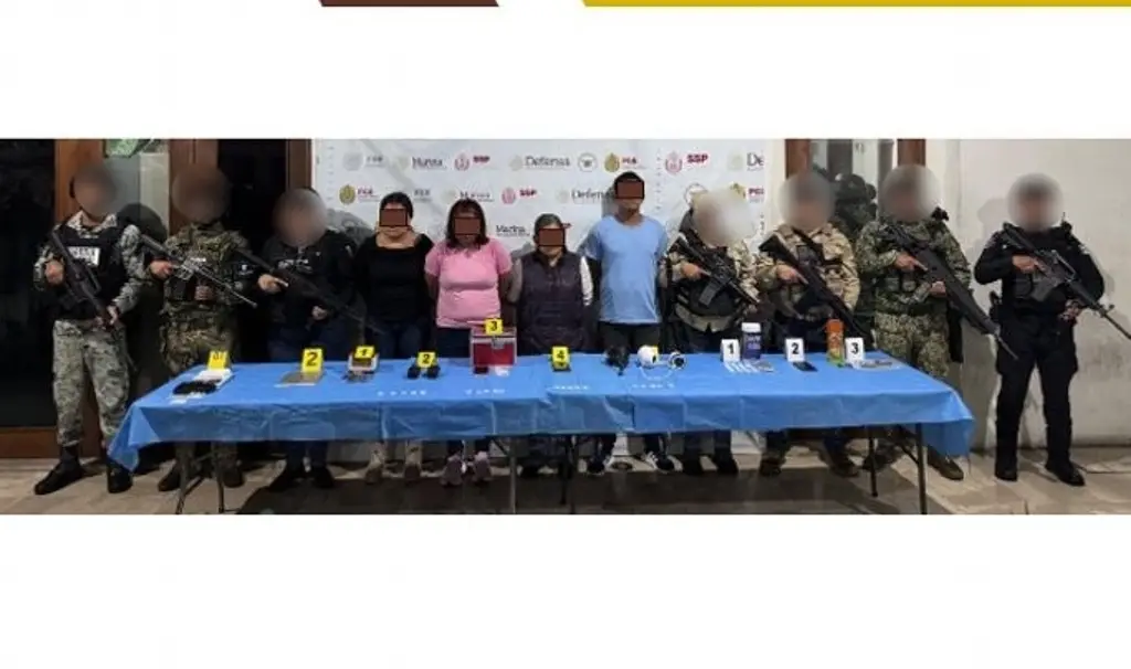 Córdoba: Caen 4 con drogas, cartuchos y radios