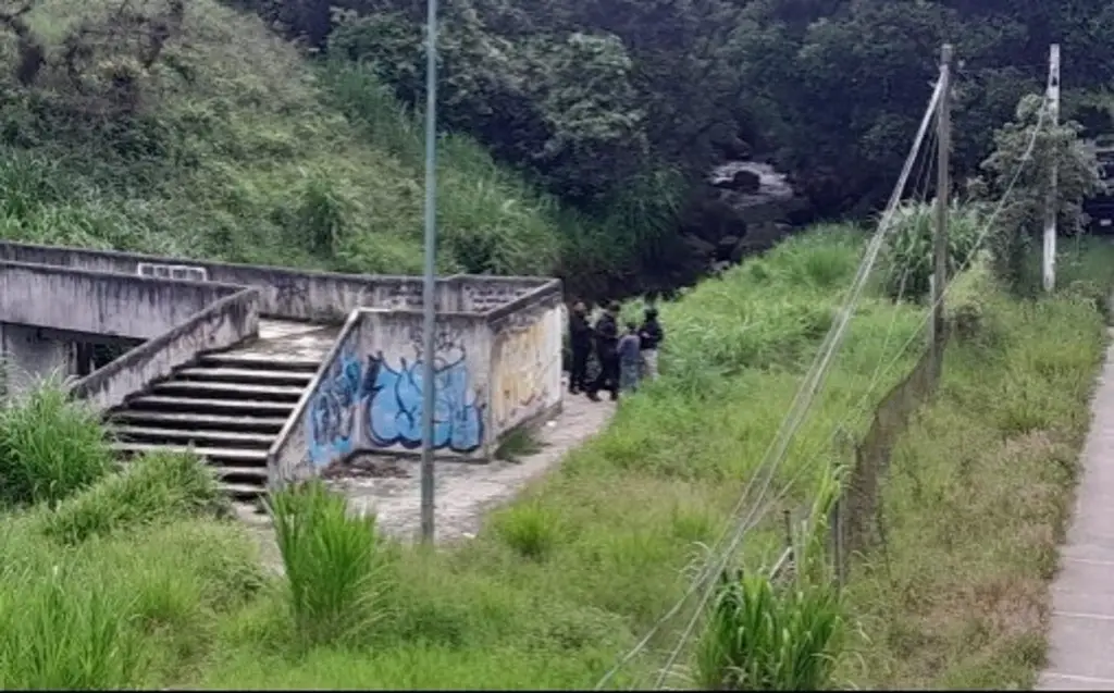 Persona en situación de calle muere a un costado de la carretera Xalapa-Veracruz