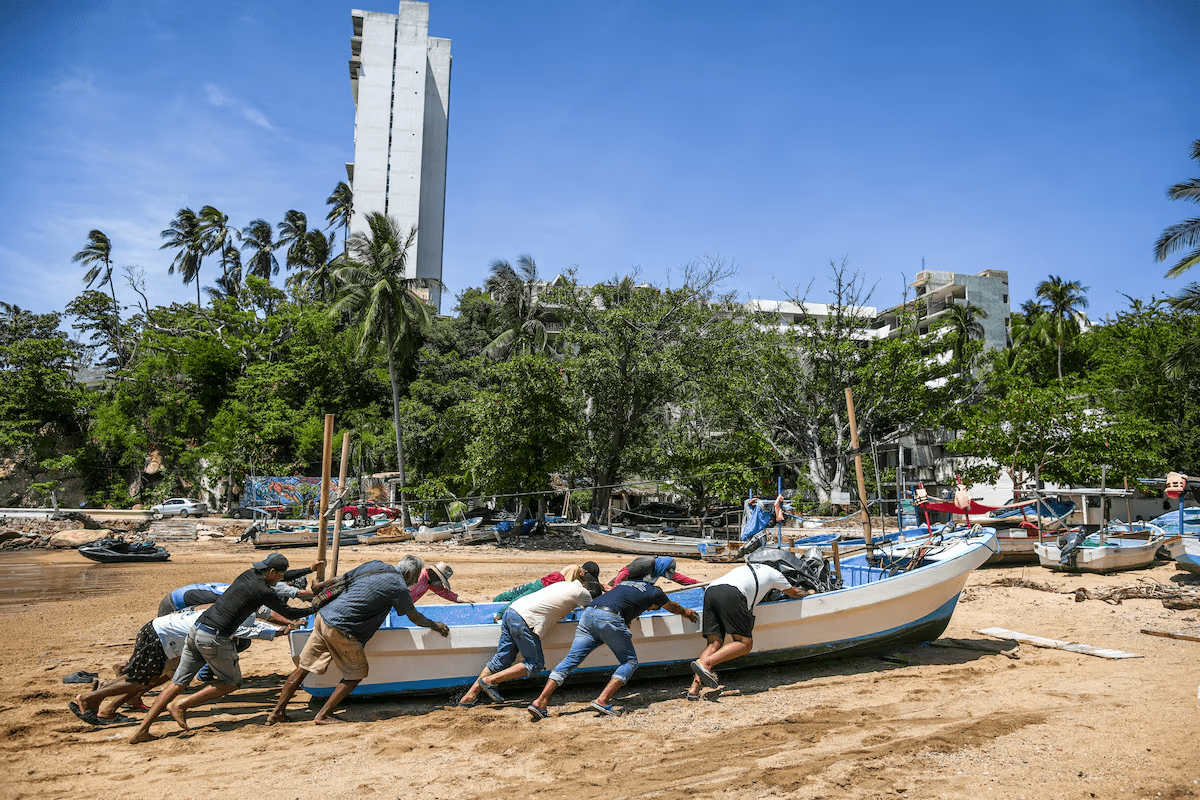 El huracán ‘Erick’ alcanza la categoría 2 y avanza con fuerza hacia las costas del sur de México