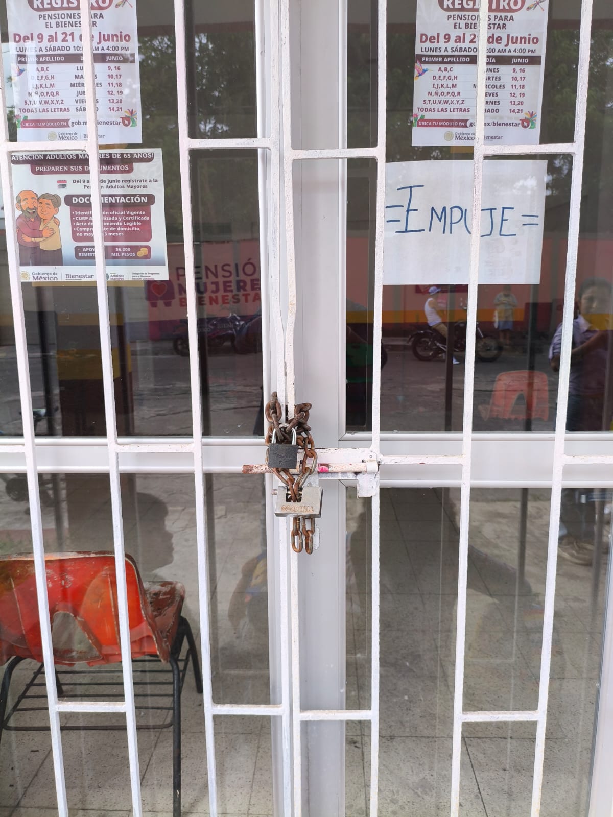 Ponen candado a oficinas de bienestar en Lerdo de Tejada
