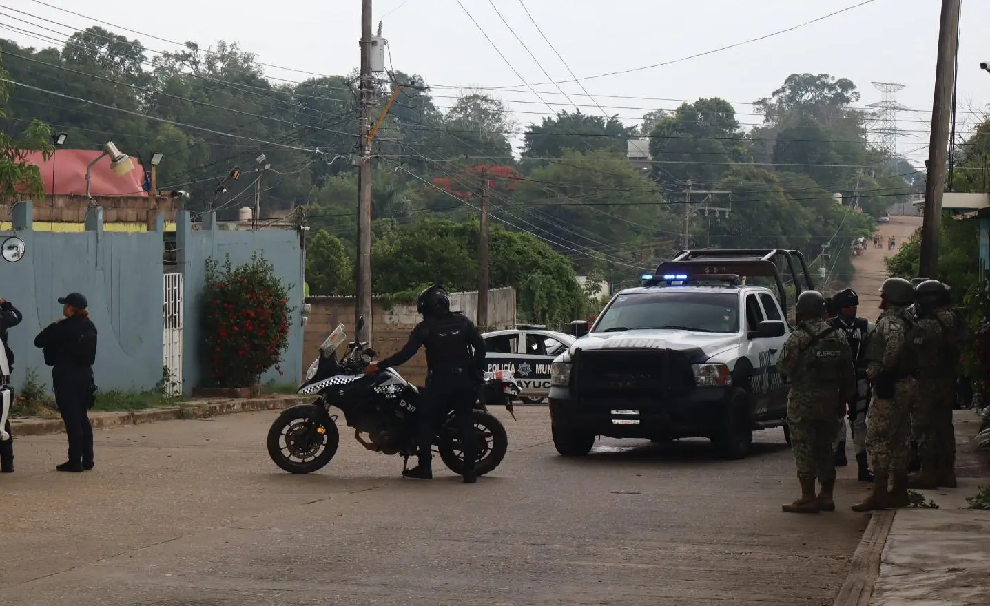 Empresario transportista repele balacera contra su domicilio en Acayucan