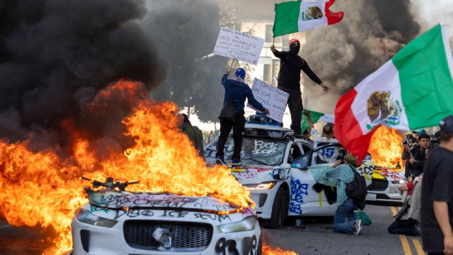 “No estamos de acuerdo con las acciones violentas”, Sheinbaum llama a la comunidad mexicana a actuar de manera pacífica