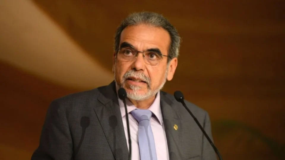 Martín Aguilar será rector de la UV hasta el 2029; Junta de Gobierno concede prórroga