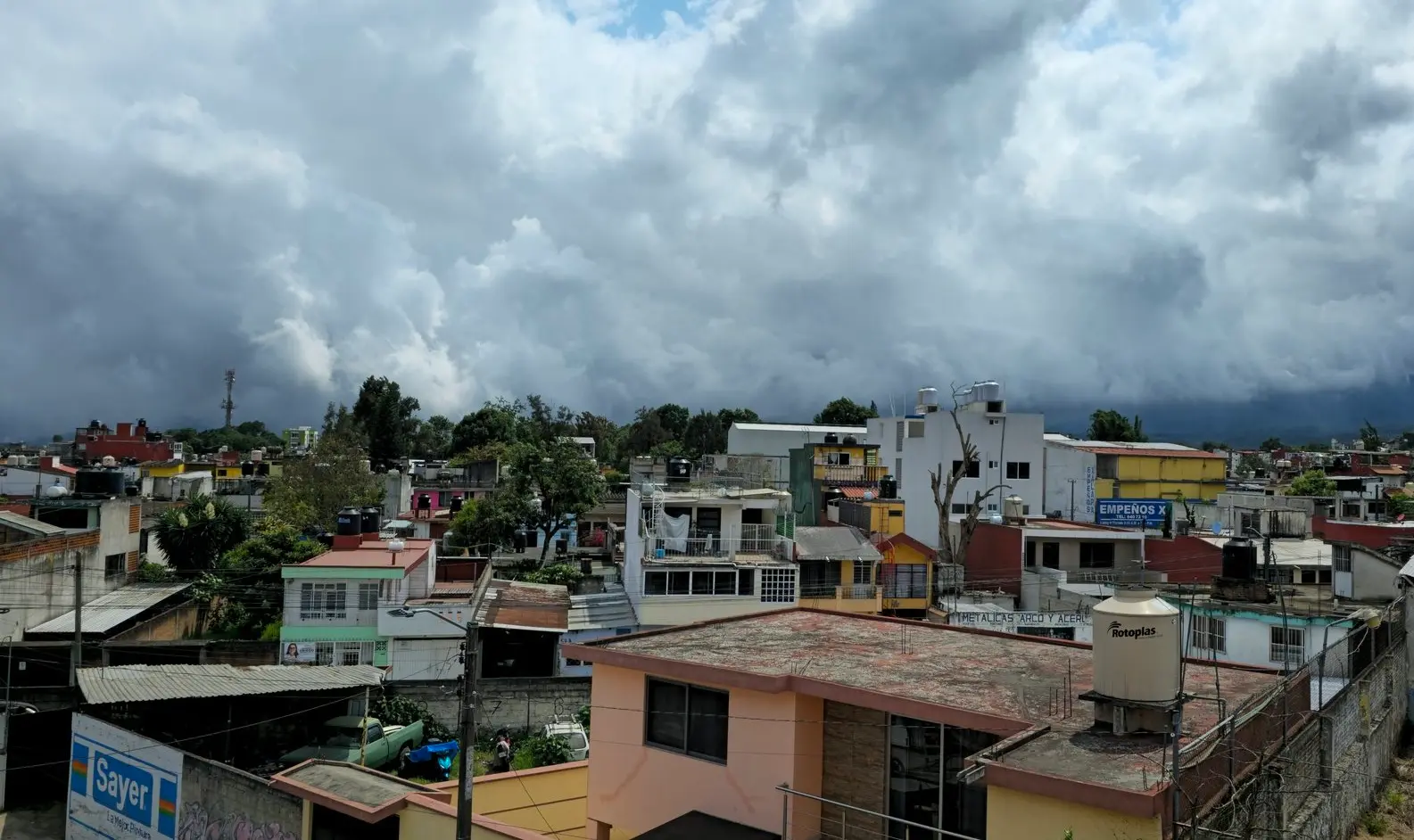 Clima en Veracruz: viernes con calor y abundantes lluvias