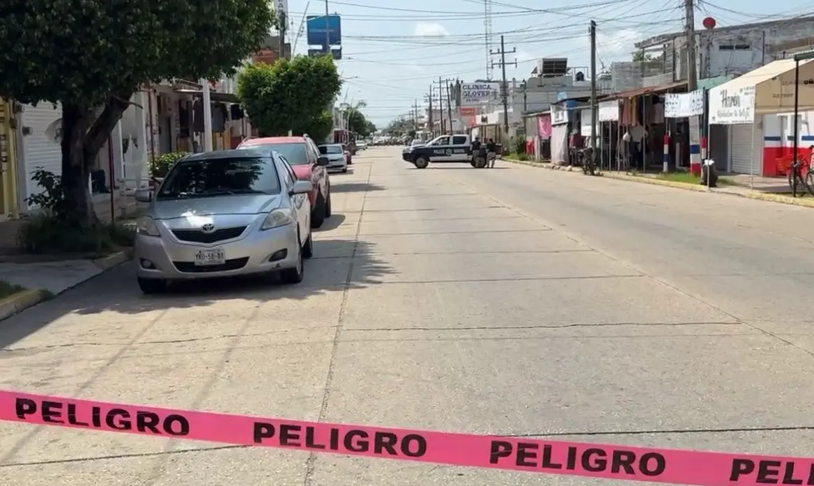 Asesinan a balazos a policía municipal en el centro de Jáltipan
