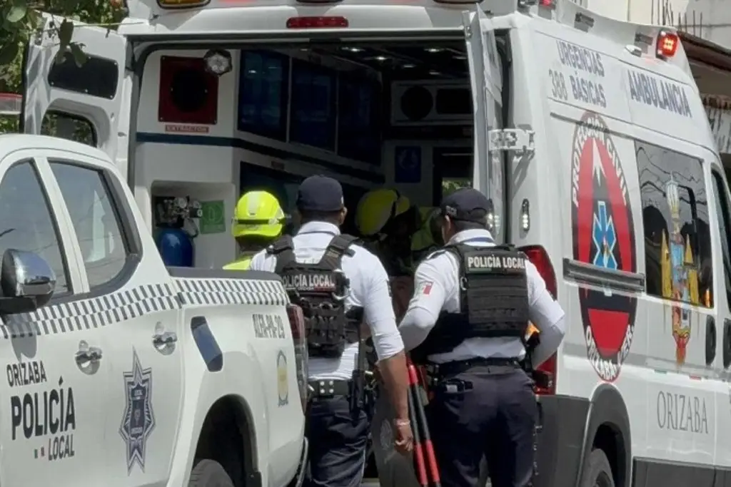 Trabajador sufre descarga eléctrica y cae de más de 4 metros en Orizaba