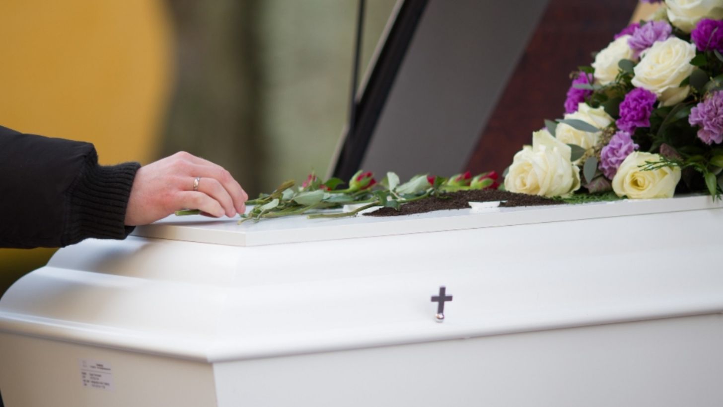 Familias exigen certeza a funeraria de Ciudad Juárez donde encontraron 381 cuerpos, temen haber recibido “tierra”