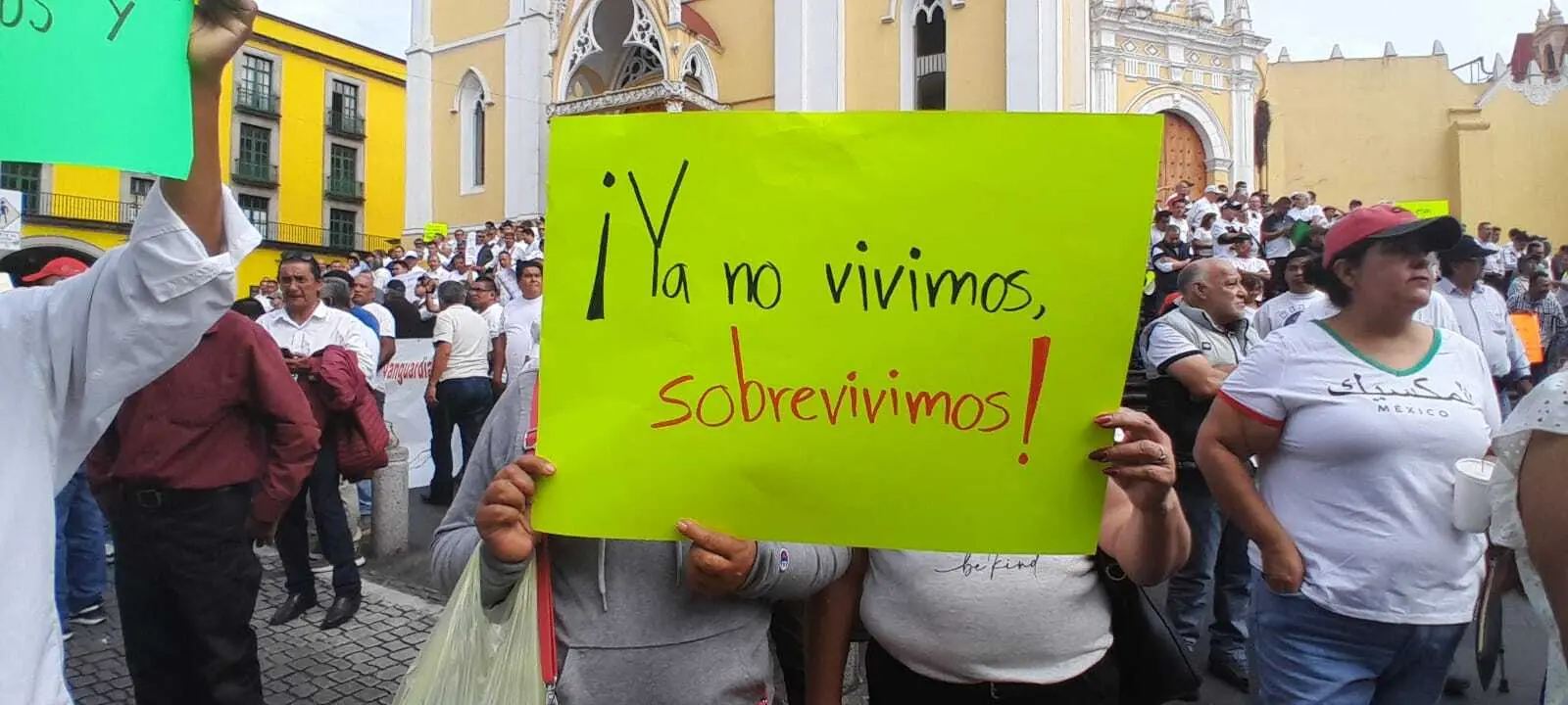 ¡Todos somos irma!, mujeres taxistas condenan crimen de compañera