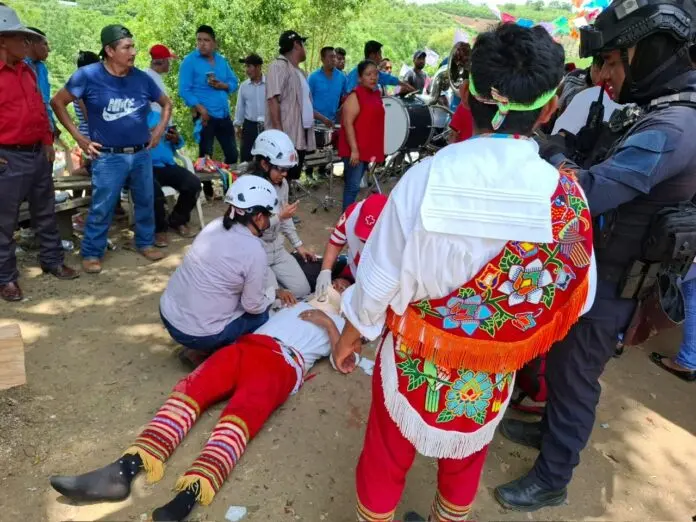 Continúan hospitalizados tres Voladores de Papantla que cayeron en Tihuatlán