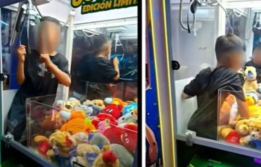 Niño queda atorado en máquina de peluches