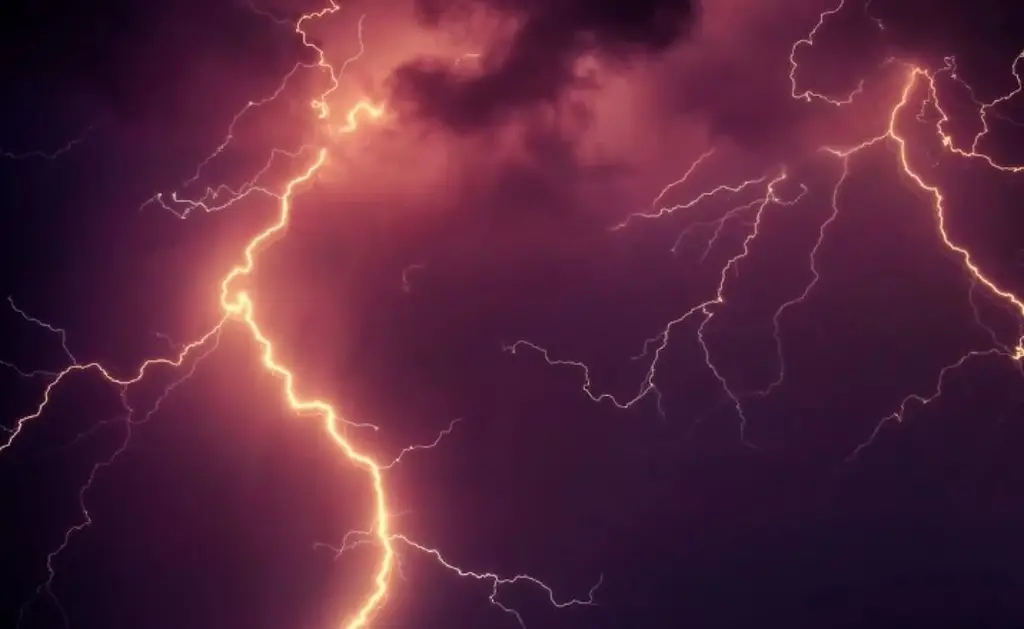 Niño y su tío mueren tras ser impactados por un rayo en Las Choapas, Veracruz