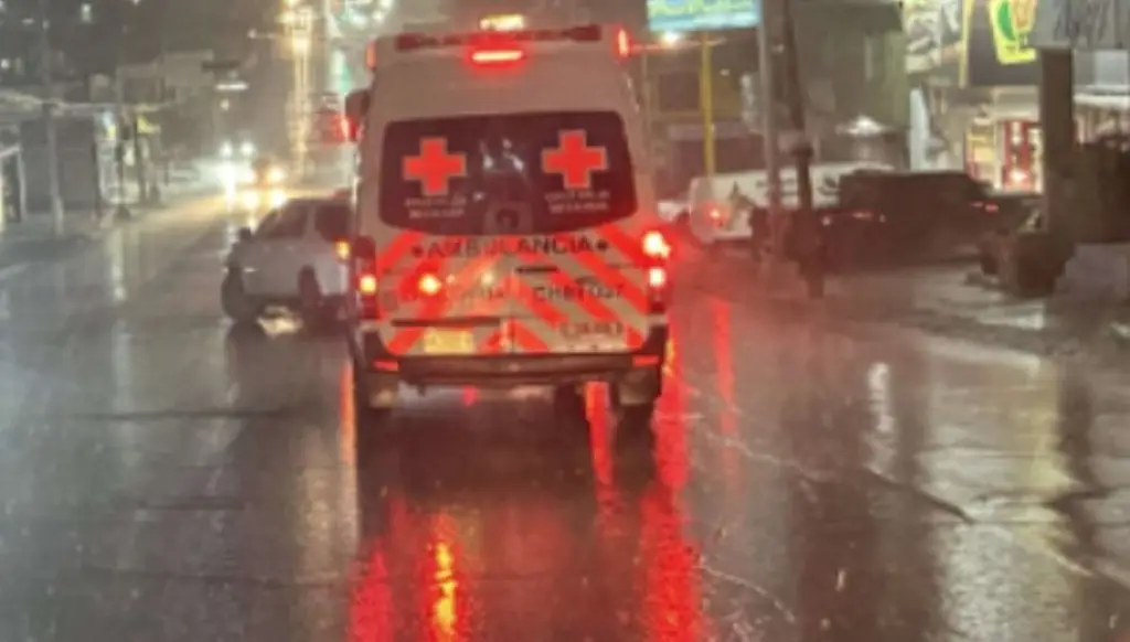 En fuerte tormenta, los mata un rayo a bordo de moto en Coatzacoalcos