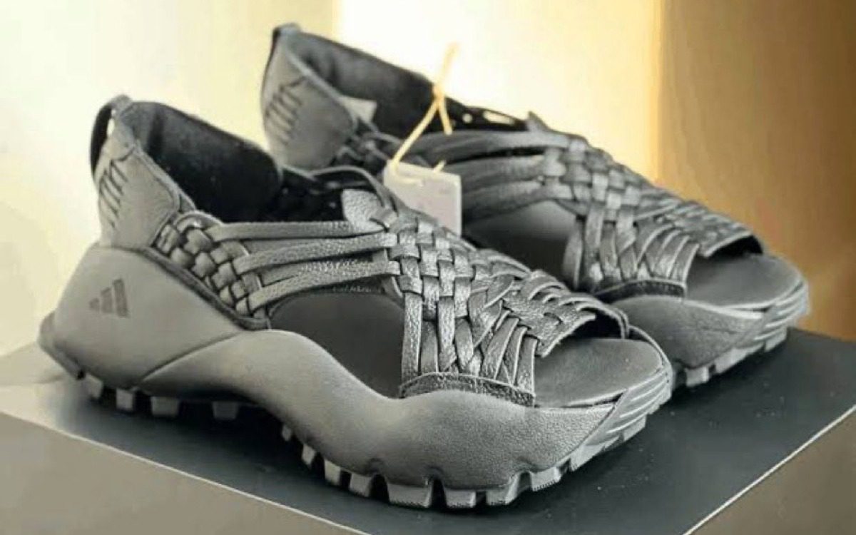 Adidas se disculpa por sandalia que se apropia de diseño oaxaqueño