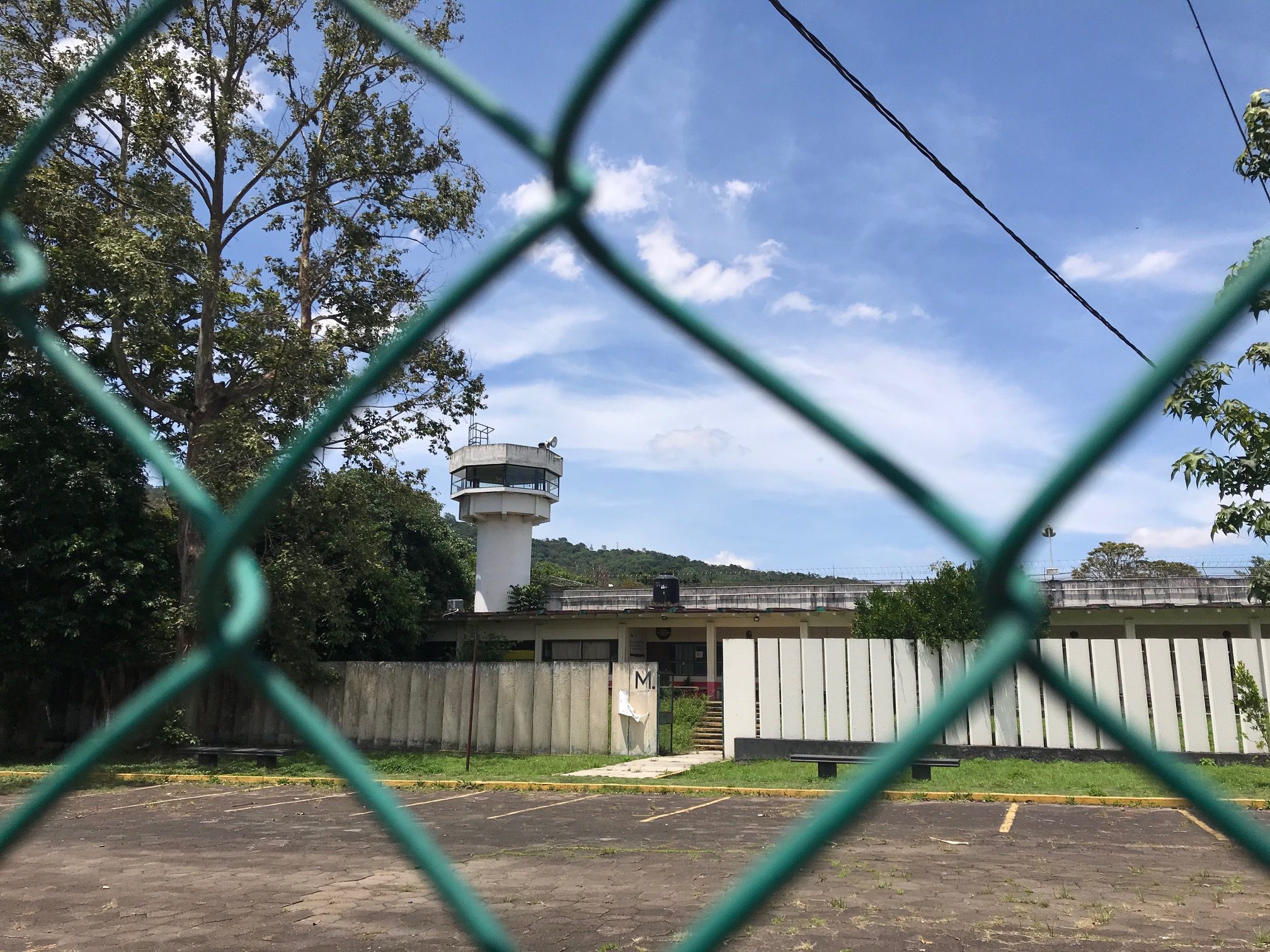 Analizan instalación de inhibidores de señal en penales de Veracruz para disminuir extorsión