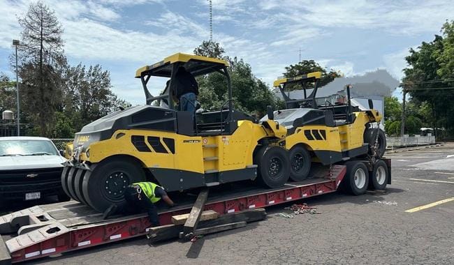 Llegó a Veracruz pavimentadora que permitirá prolongar vida útil de carreteras