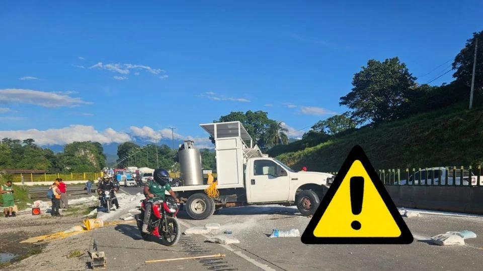Accidente cerca del Puente Metlac provoca cierre vial