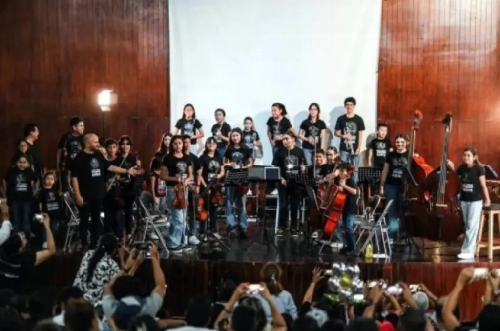 Indigna la aduana de Veracruz que retuvo 50 instrumentos para acercar a niños a la música