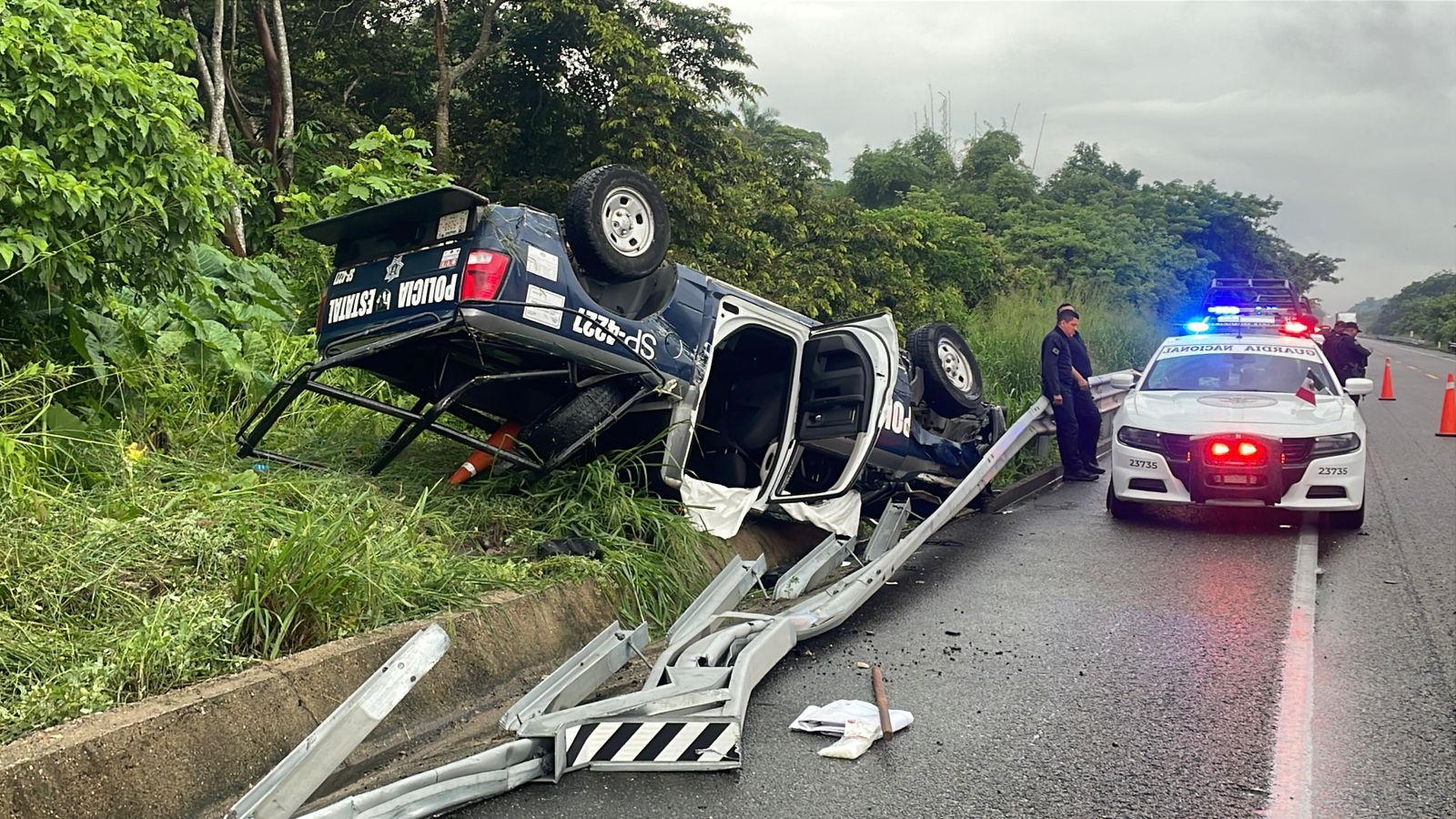 Vuelca patrulla de SSP Veracruz en Las Choapas