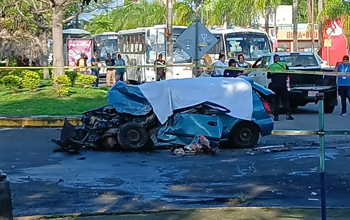 Dos muertos y una menor herida tras choque en Córdoba